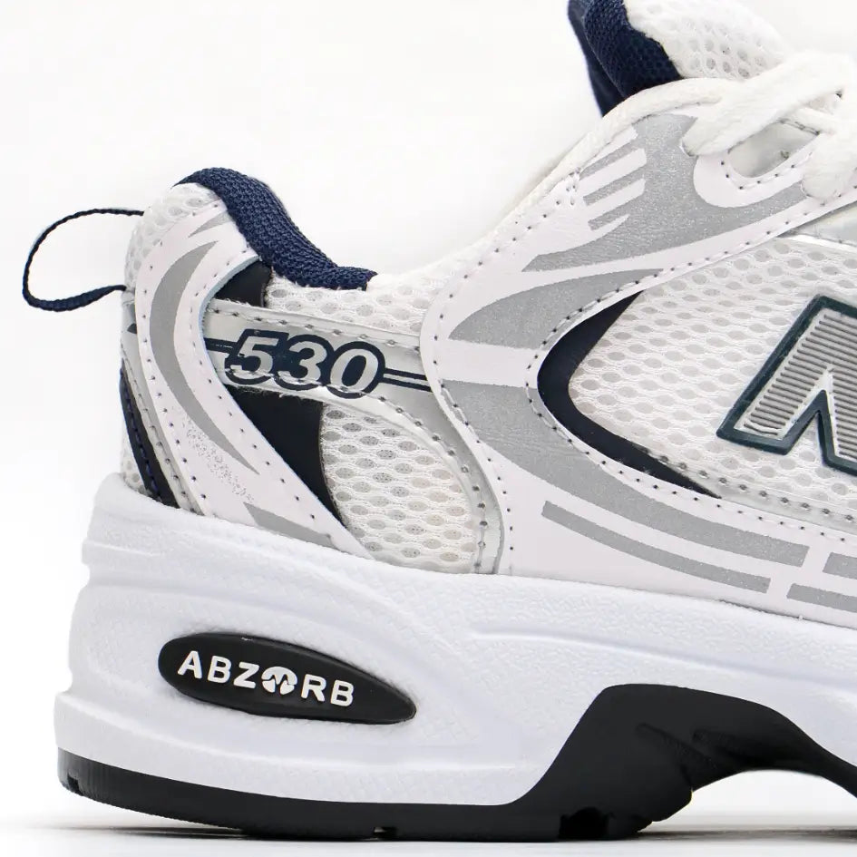New Balance 530 👟Incluye medias Adidas + cordones extra